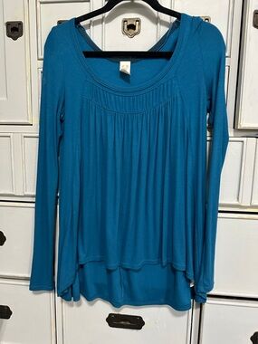 We The Free Teal Long Sleeve Scoop Neck Top